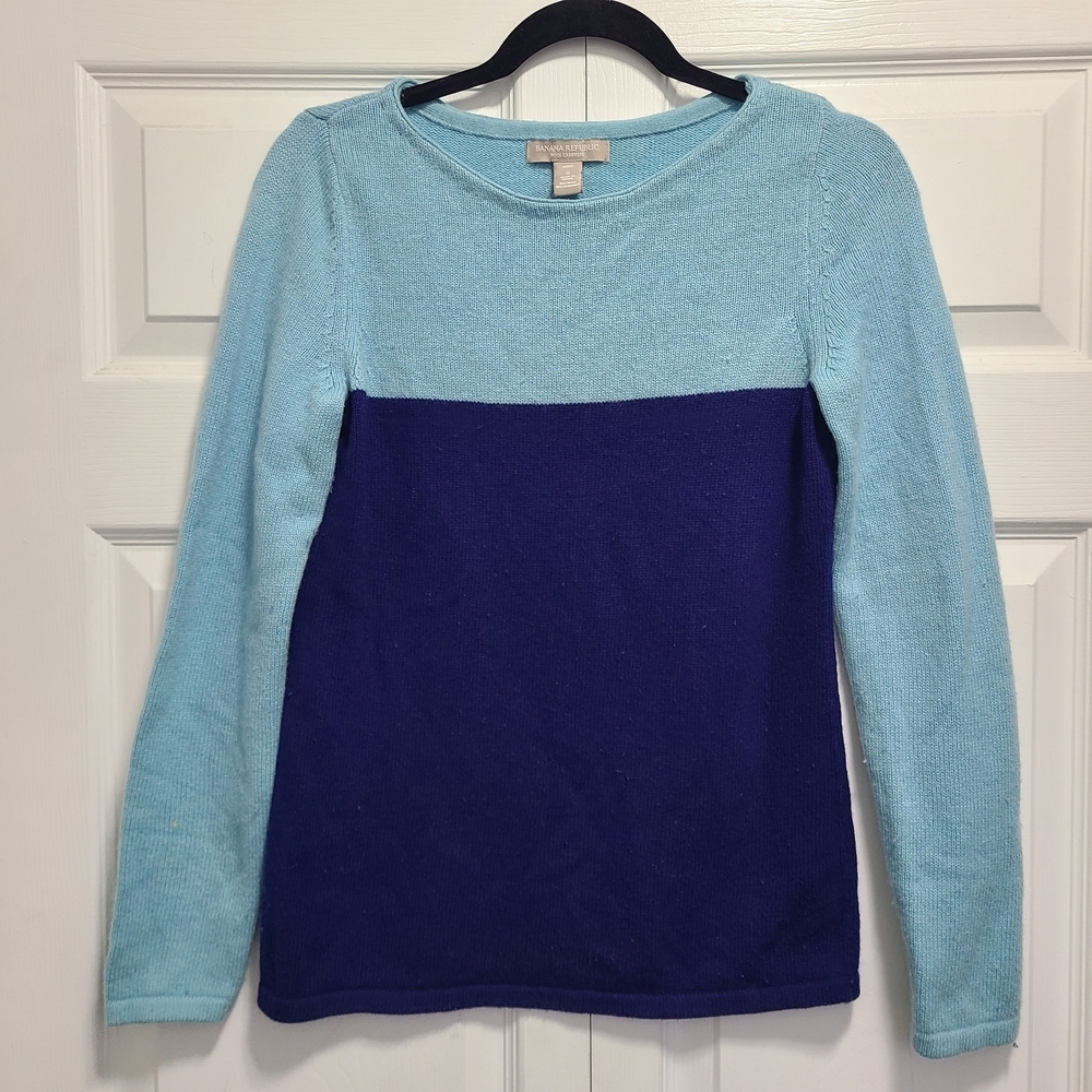 Banana‎ Republic Light Blue Wool Cashmere Sweater